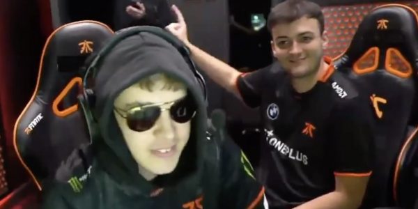 FIFA 20 eChampions League Invitational winner Tekkz celebrates victory